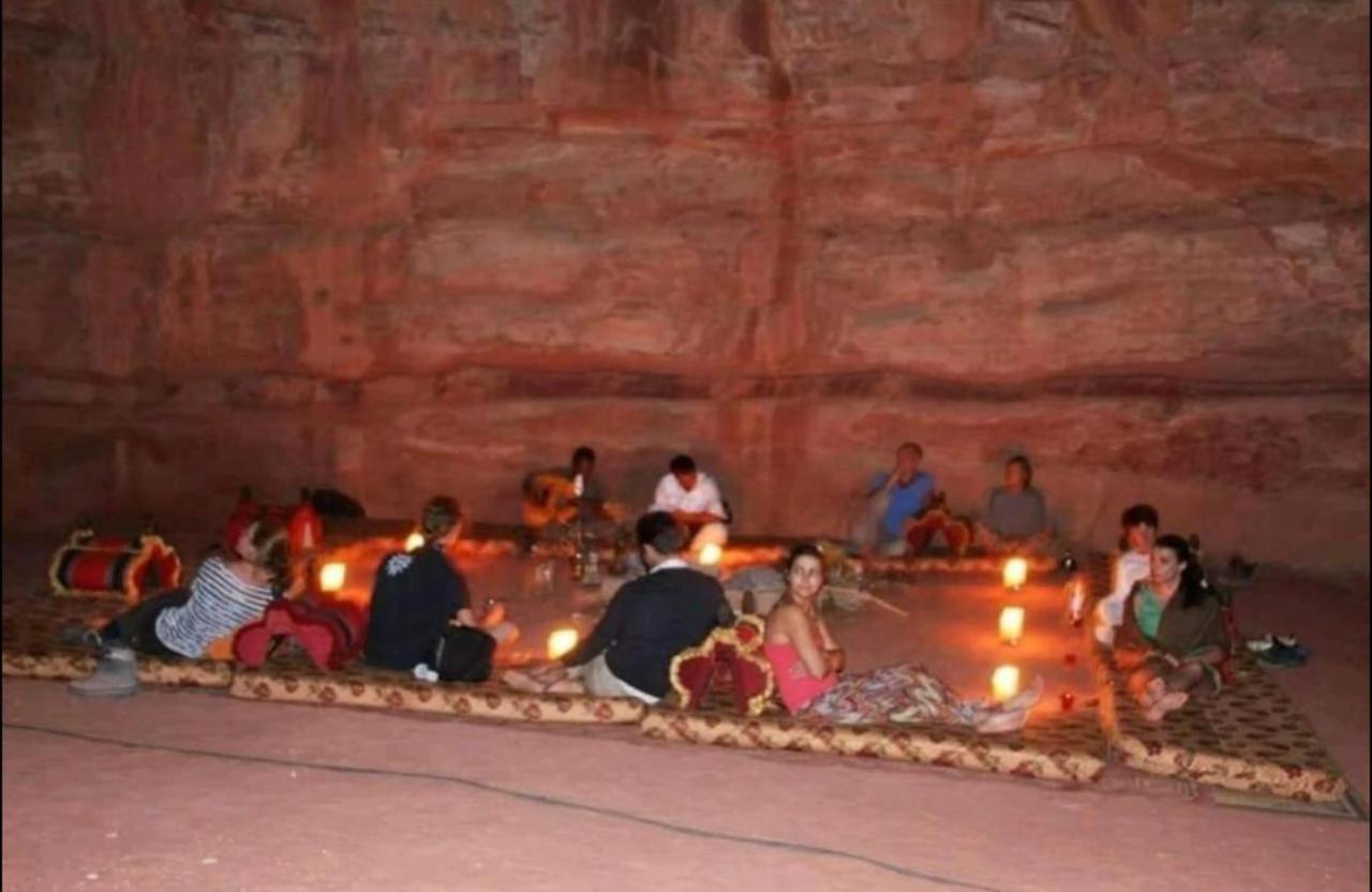 Hotel Bedouin Adventure & Tours Wadi Rum Esterno foto